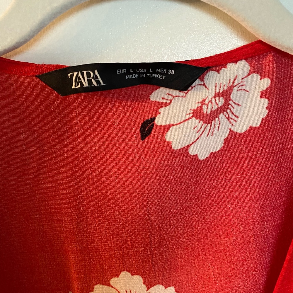 Floral button down top - Picture 3 of 3